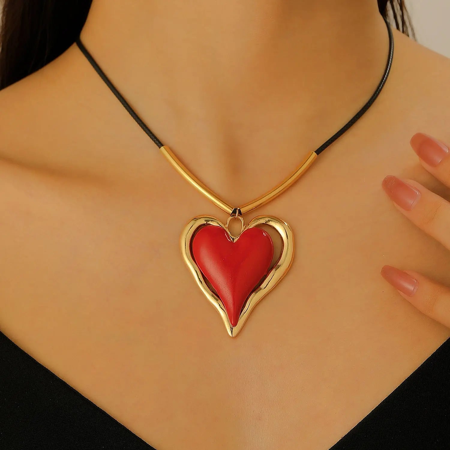Exaggerated Large Heart Necklace Sweet and Spicy Lolita Style Pendant Clavicle Chain for Women