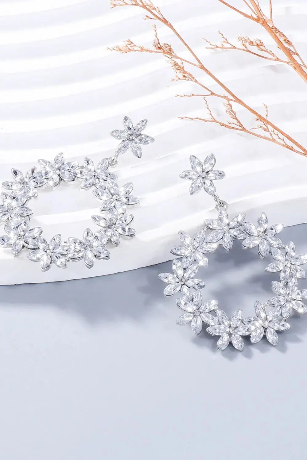 Rhinestone Flower Dangle Earrings eprolo