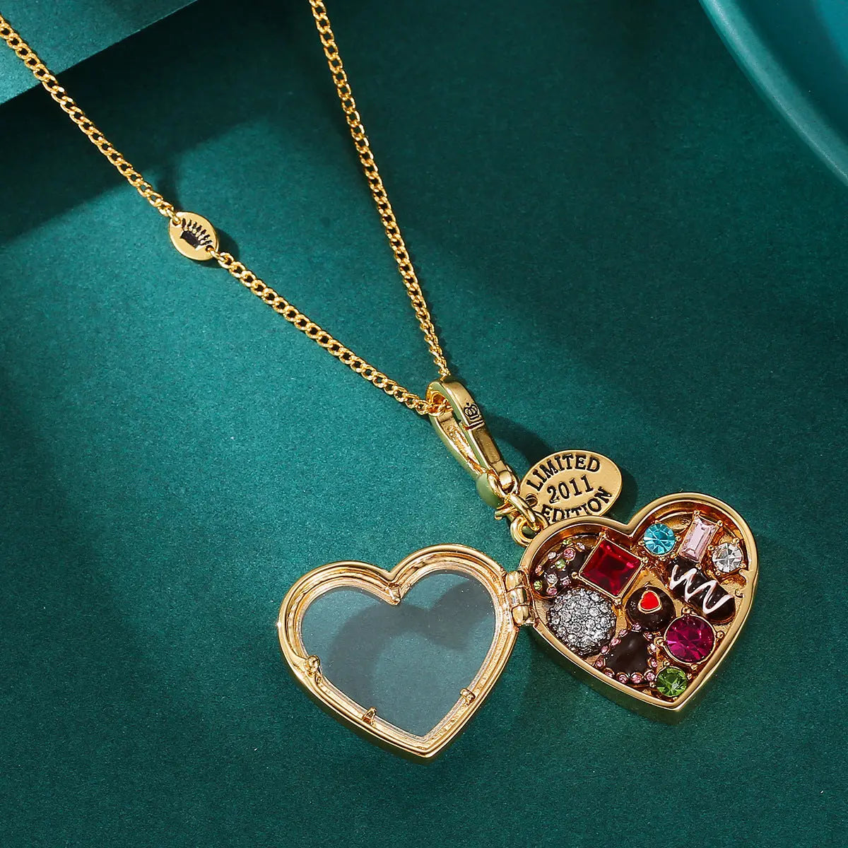 Enamel glazed chocolate gemstone transparent heart-shaped box with an openable pendant and box eprolo