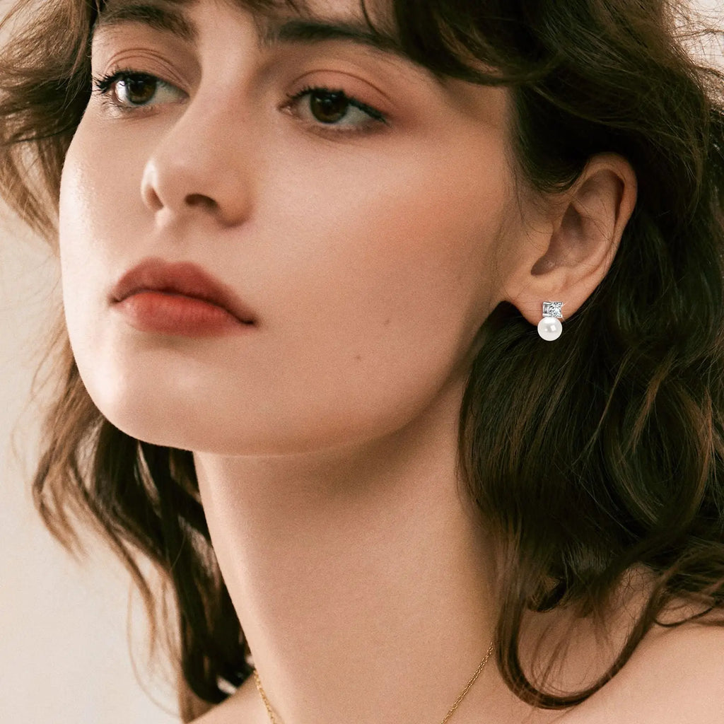 Fashionable freshwater pearl earrings s925 pure silver round strong light bulb earrings eprolo