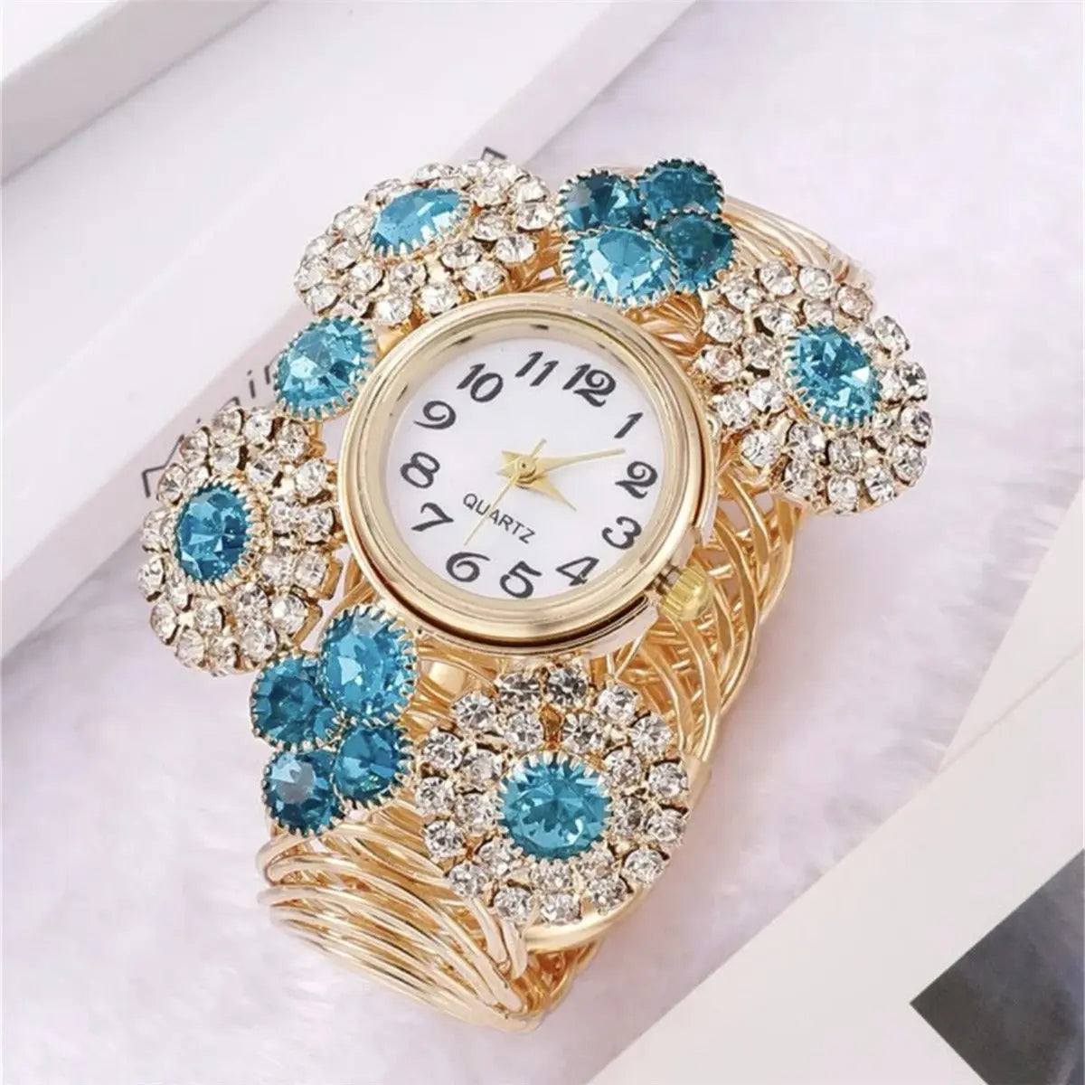 Bohemian Rhinestone Inlaid with Water Diamond and Sky Star Charm Women's Bracelet Watch Fashion Light Luxury Quartz Watch eprolo